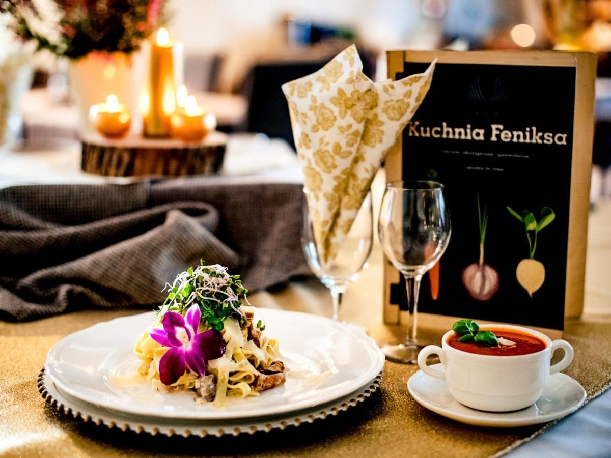 Hotel Feniks Γκνιέζνο Εξωτερικό φωτογραφία