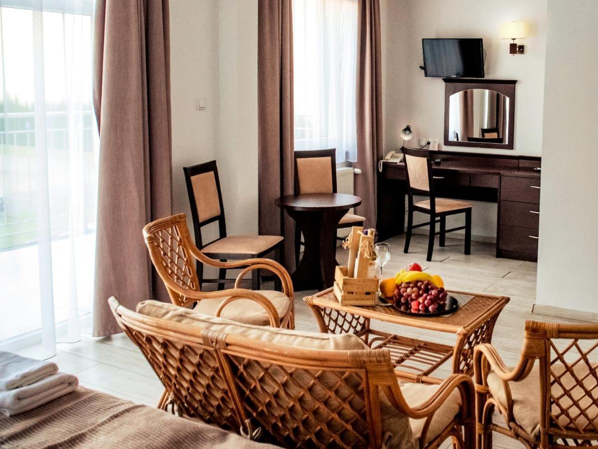 Hotel Feniks Γκνιέζνο Εξωτερικό φωτογραφία