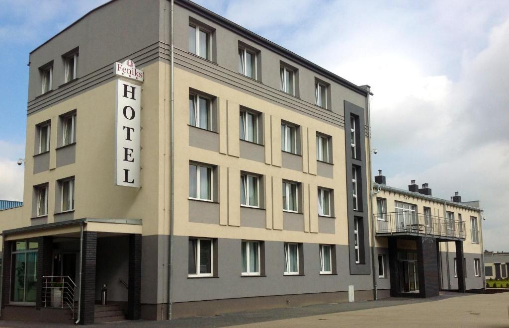 Hotel Feniks Γκνιέζνο Εξωτερικό φωτογραφία